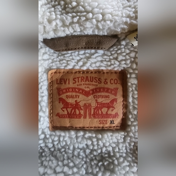 Levi's - Picture 8 of 8